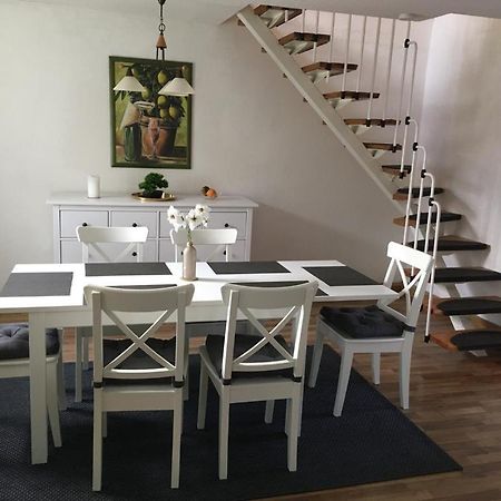 Schoene Grosse Wohnung, Terrasse, Kamin, Parkplatz, 2 Schlafzimmer 格赖夫斯瓦尔德 外观 照片